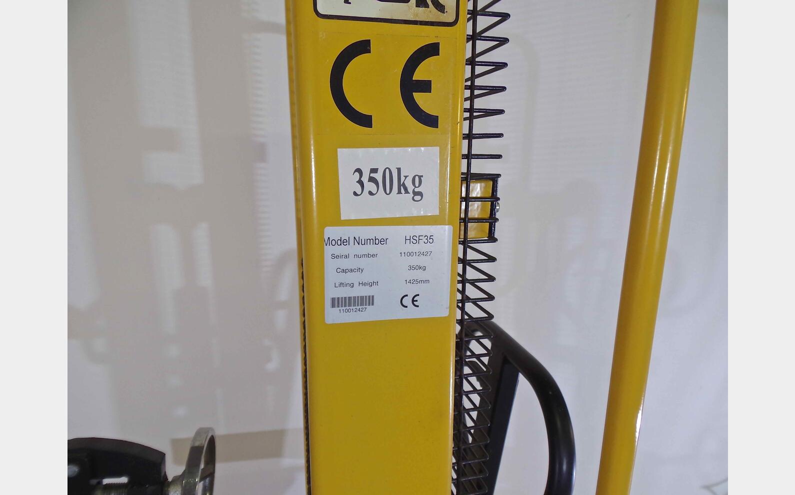 Gerbeur l&egrave;ve f&ucirc;t manuel 350 kg maxi Basculeur de f&ucirc;ts