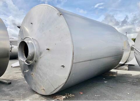 Stainless steel tank on legs 300 HL (30 000 litres) CARTIER