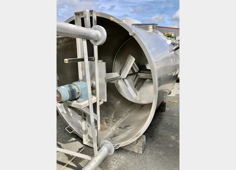 Agitated stainless steel tank - Inclined bottom on feet