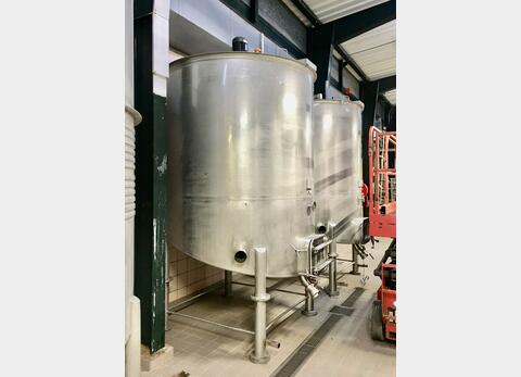 Agitated stainless steel tank - Inclined bottom on feet