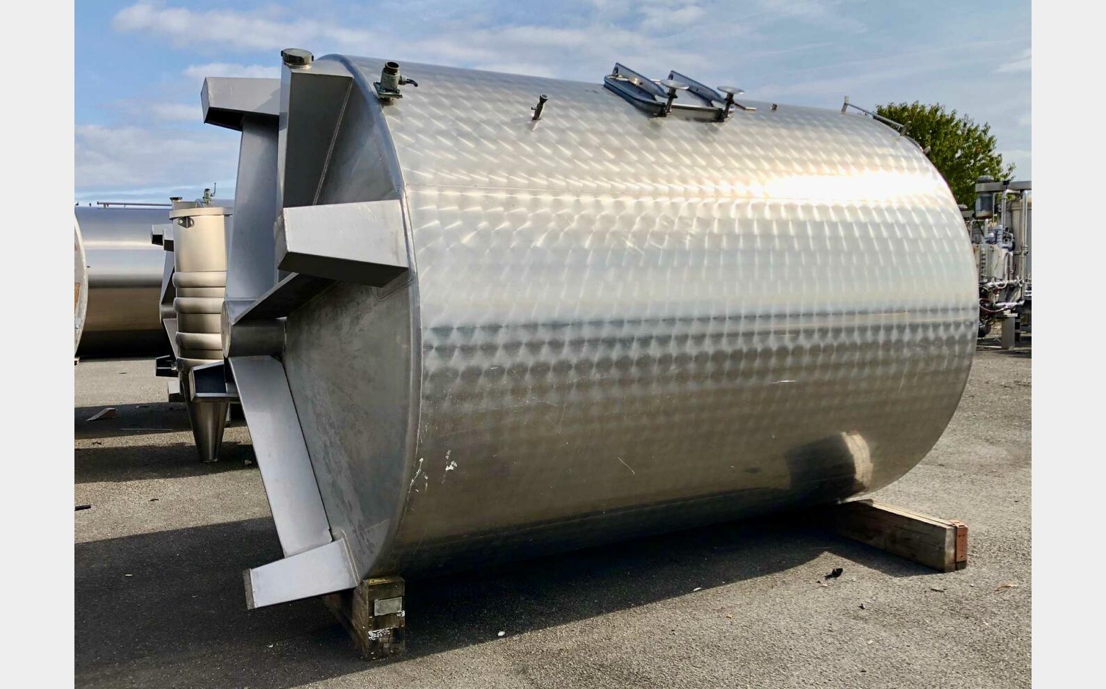 Stainless steel tank - On feet 140 HL (140 00 liters)