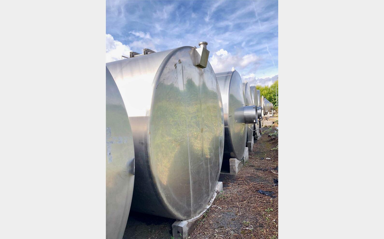 Cuve inox 304 fond plat avec boitard 150 HL (15 000 litres)