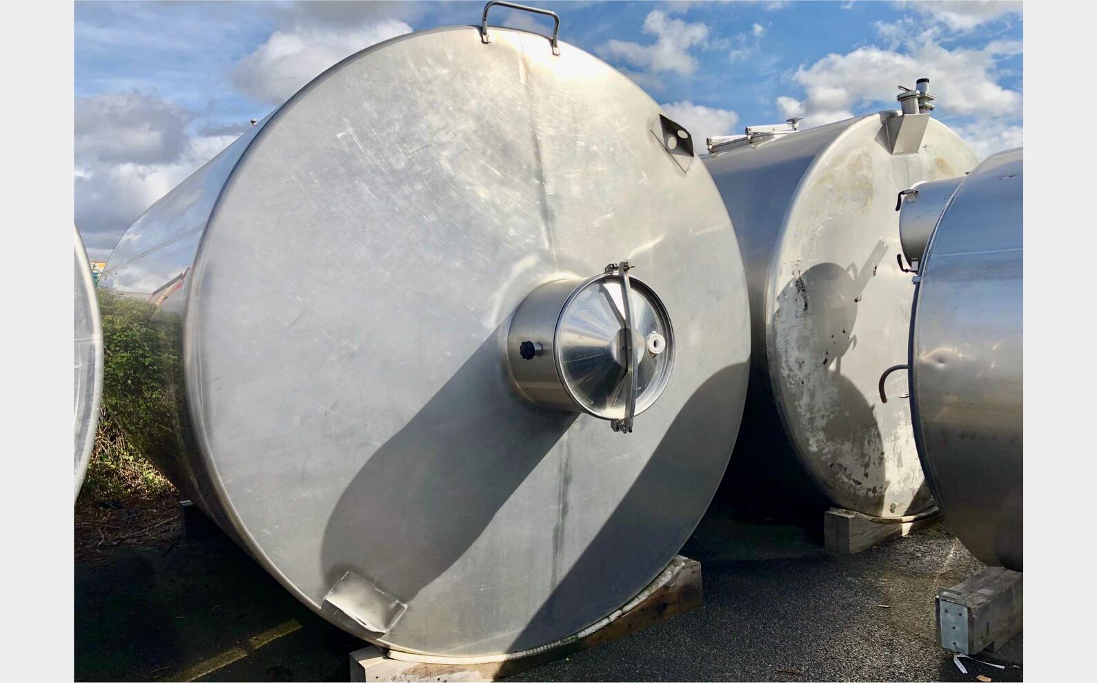 Stainless steel tank - Flat bottom 150 HL (15 000 liters)