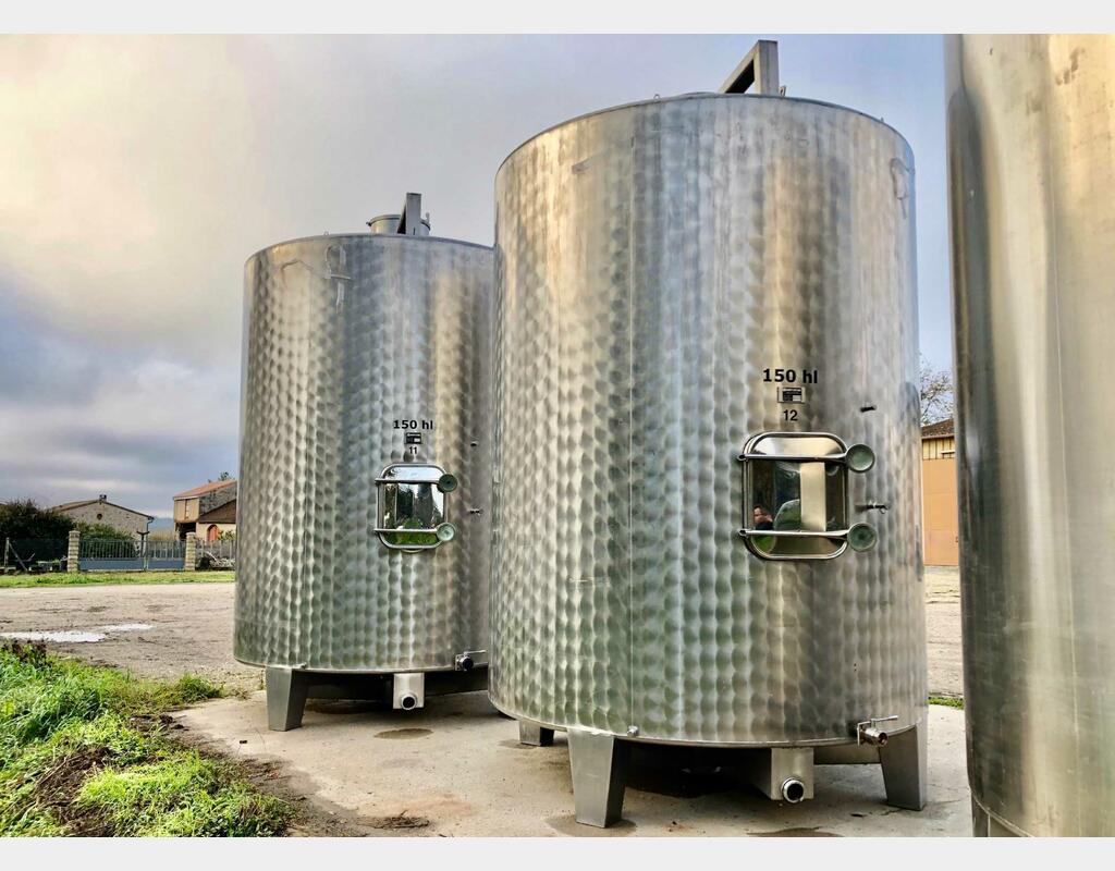 Stainless steel tank on legs - Storage