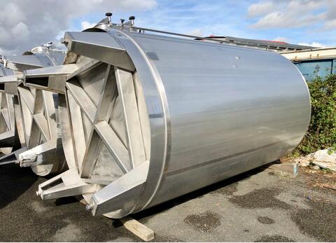 Stainless steel cylindrical tank - Vertical on legs