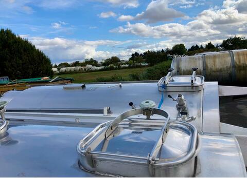 Cuve inox - Sur pieds 106 HL (10 600 litres)