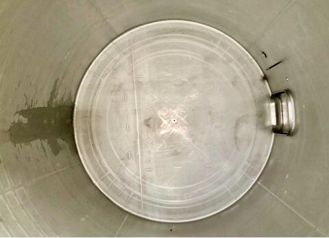 Closed stainless steel tank - Conical bottom on feet