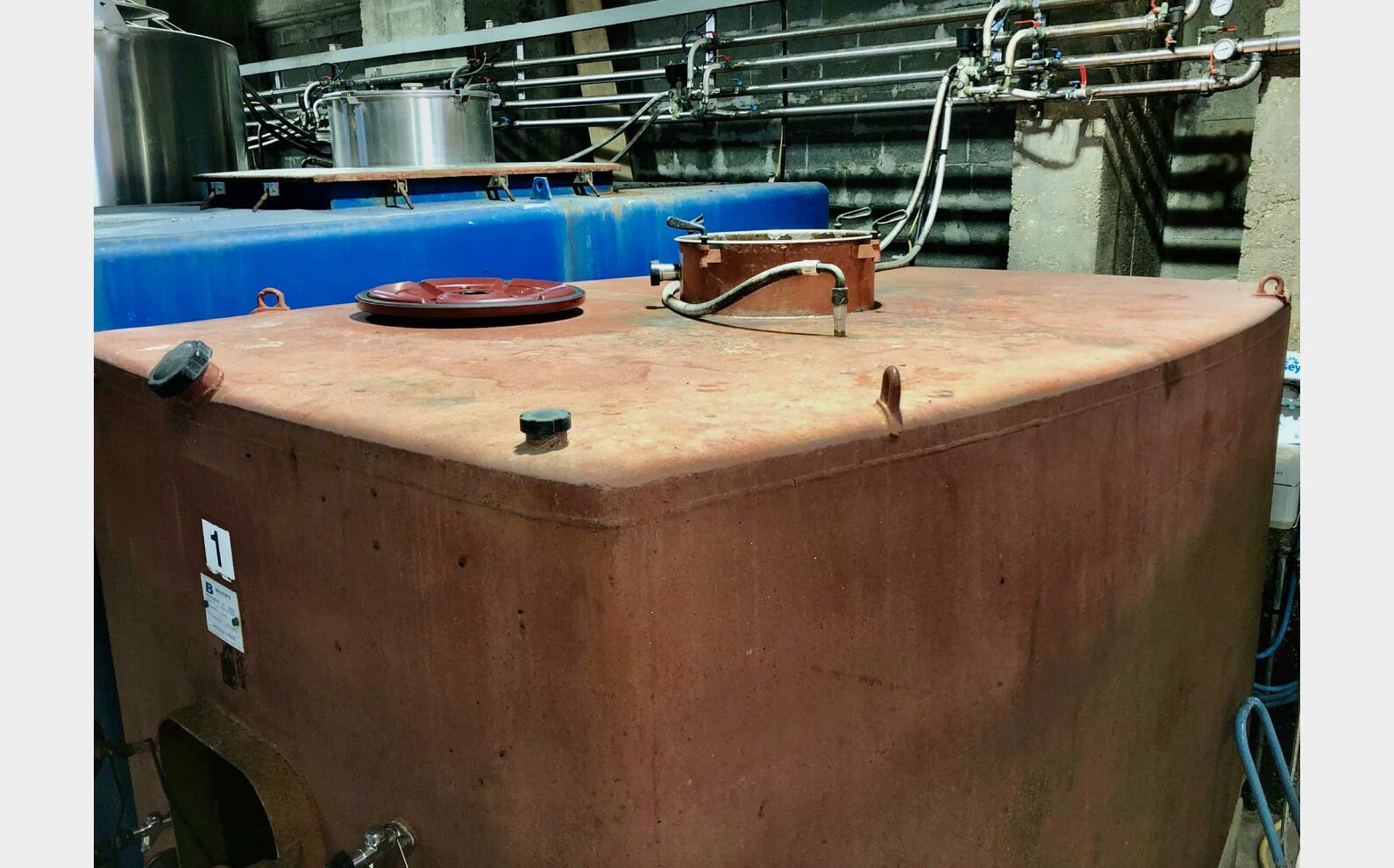 Coated steel tank 82 HL (8,200 litres)