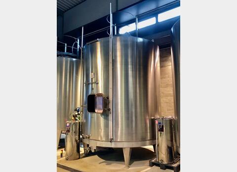 304 stainless steel tank 210 HL (21,100 litres)