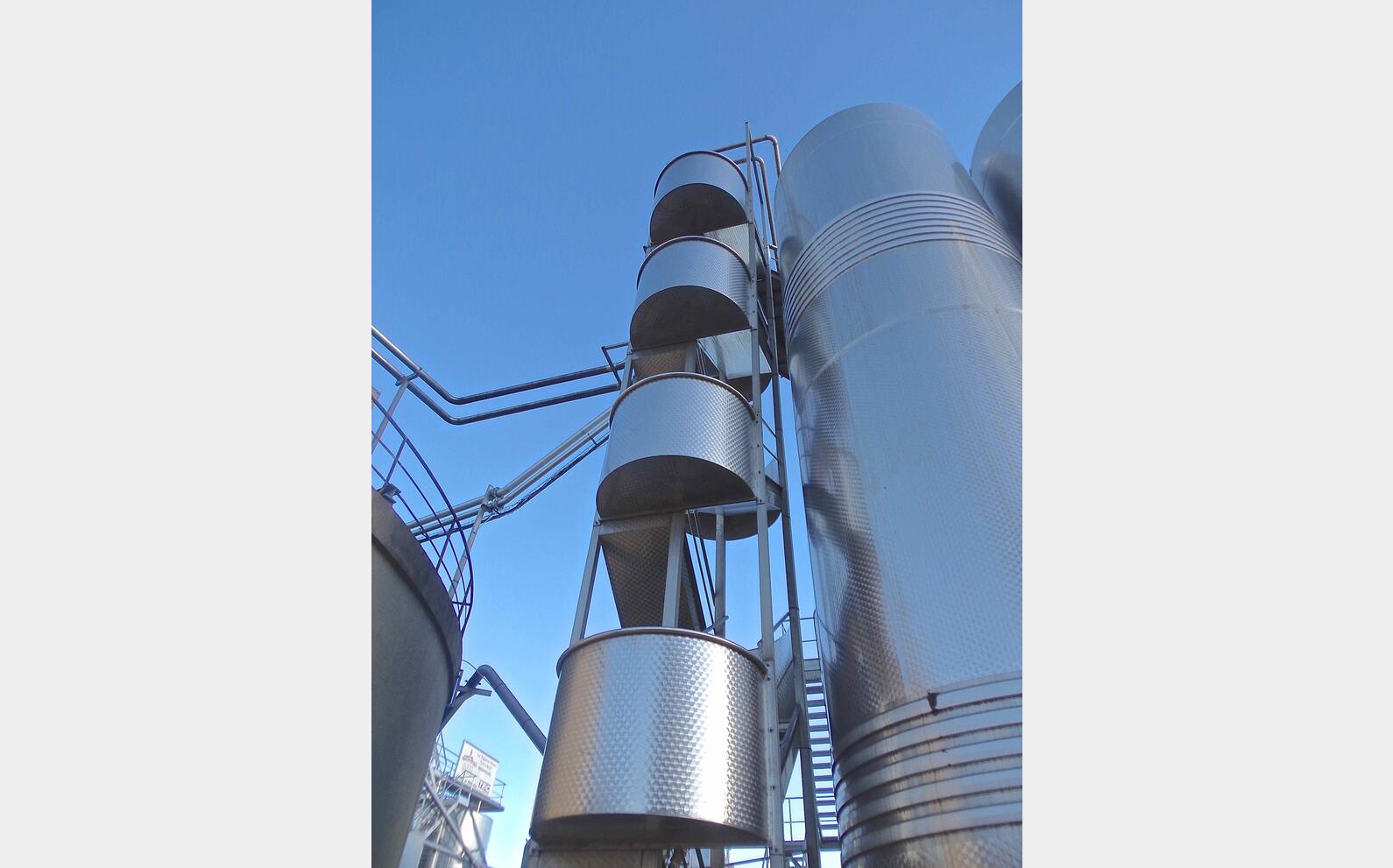 Escalier et passerellles Tuyauterie alimentation eau glycol&eacute; avec vannes pneumatique DN 150