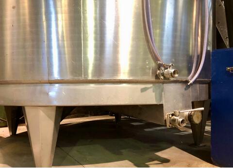 304 stainless steel tank 210 HL (21,100 litres)