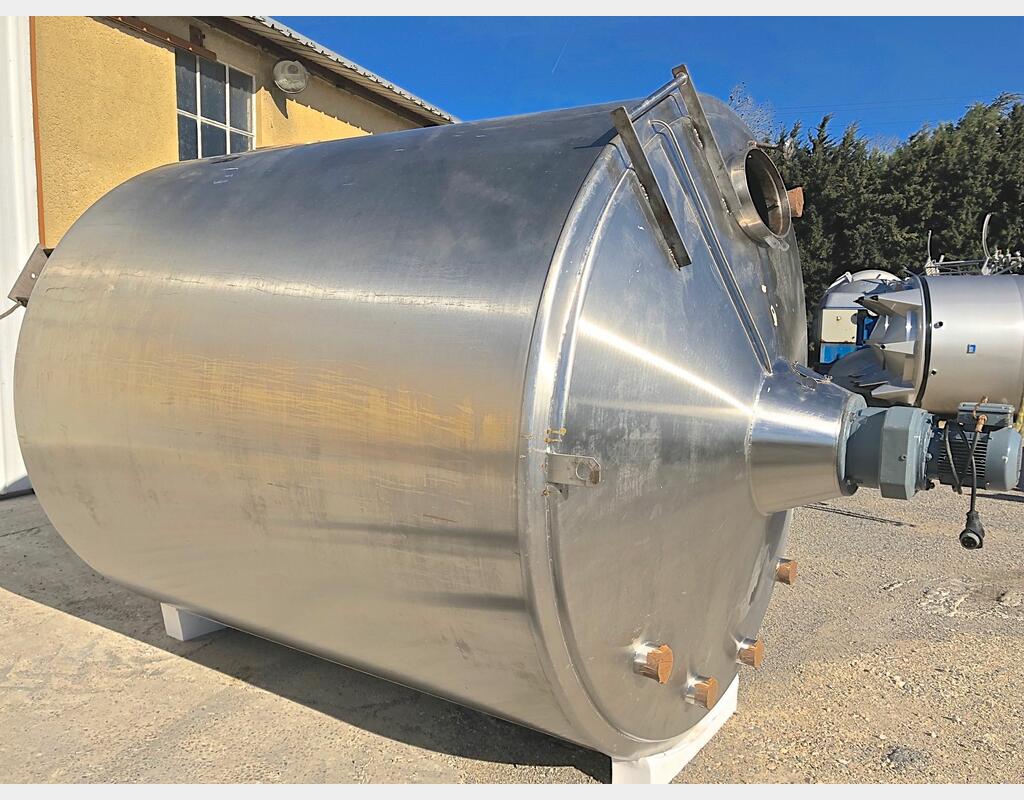 Stainless steel mixing tank - Agitated - Isolated