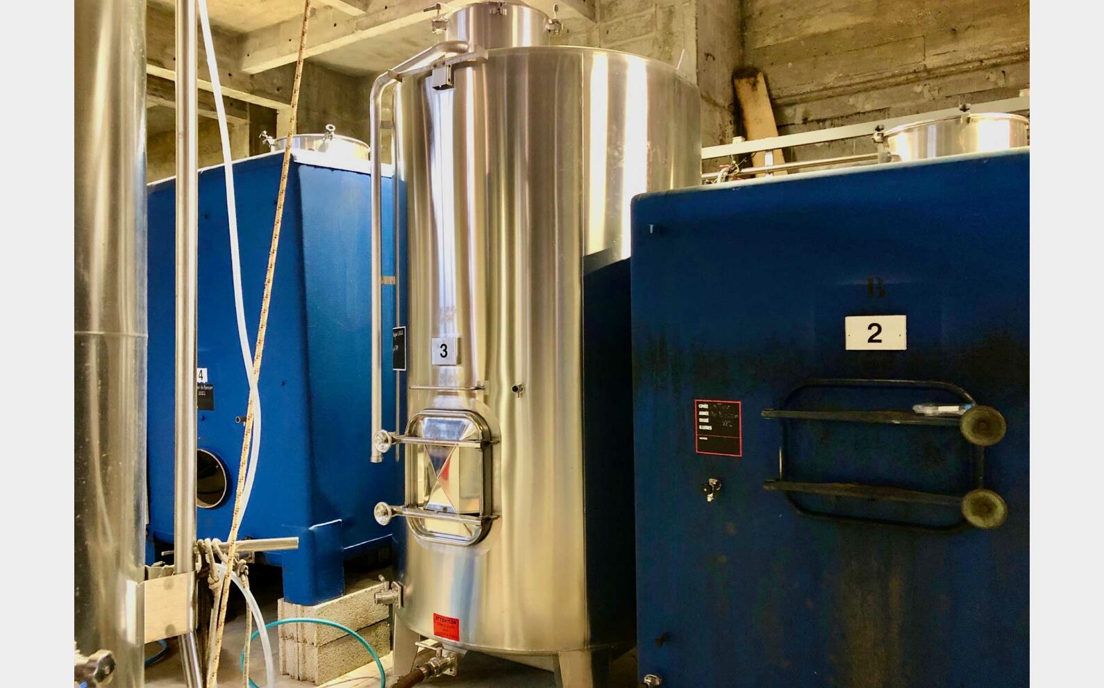 Ss tank - On legs 50 HL (5,000 litres)