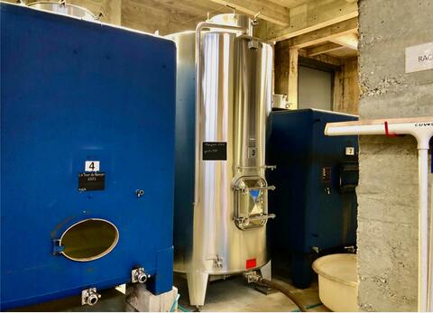 Ss tank - On legs 50 HL (5,000 litres)