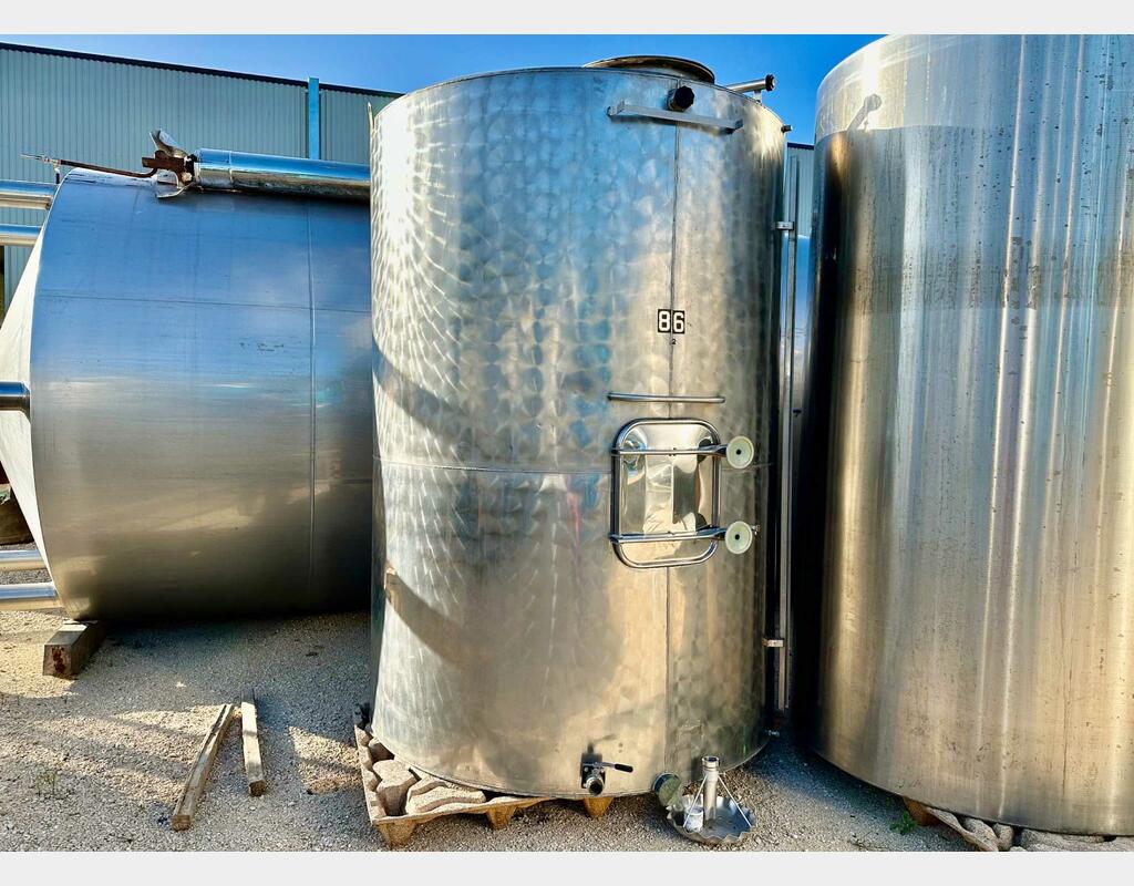Cuve inox 304 thermor&eacute;gul&eacute;e 86 HL (8 600 litres)