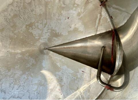 Cuve inox à chapeau flottant - Fond conique sur pieds