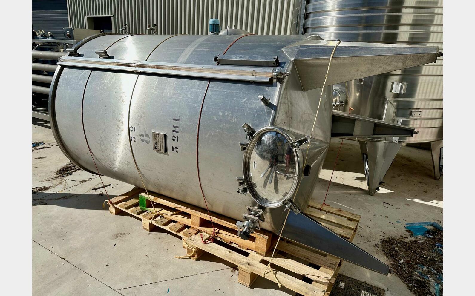 Stainless steel tank 32 HL (3,200 litres) MOREAU TMS