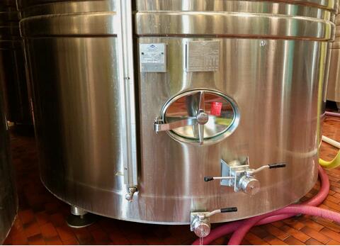 316L stainless steel tank - Sloping bottom - On legs - Wine-making