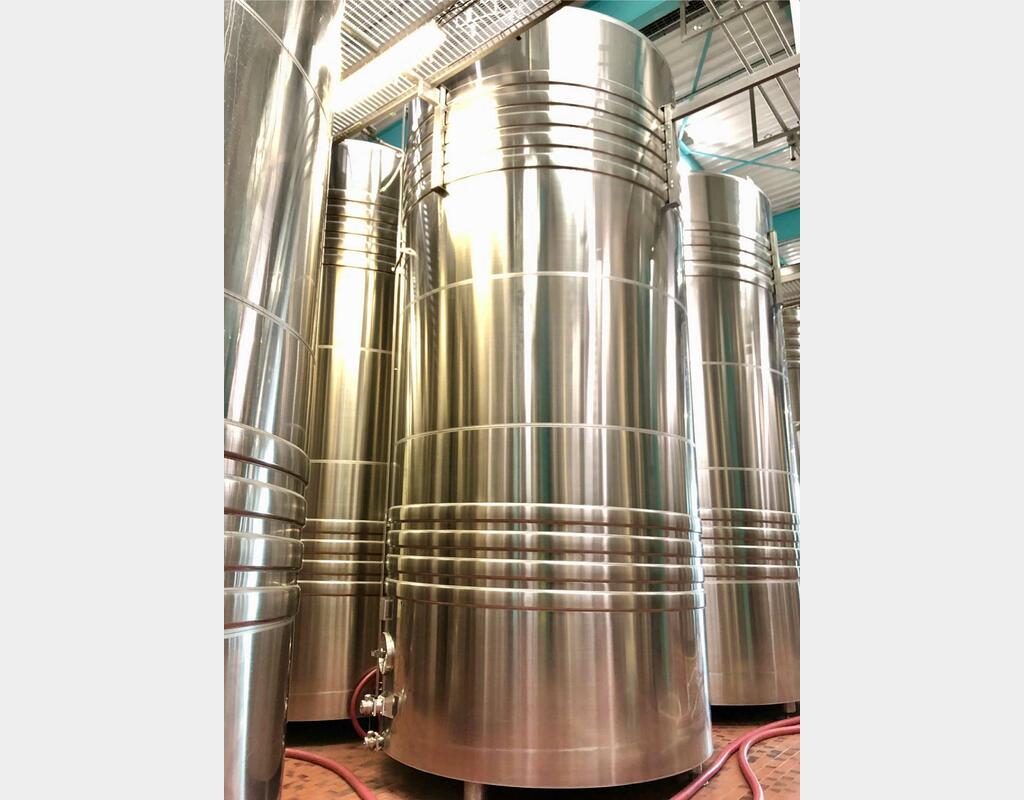316L stainless steel tank - Sloping bottom - On legs - Wine-making