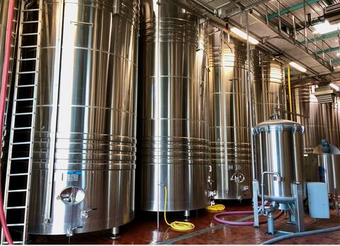 316L stainless steel tank - Sloping bottom - On legs - Wine-making