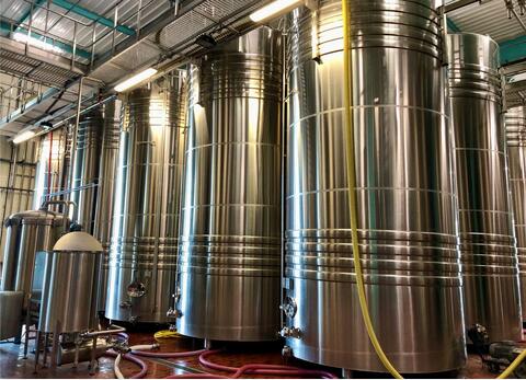 316L stainless steel tank - Sloping bottom - On legs - Wine-making