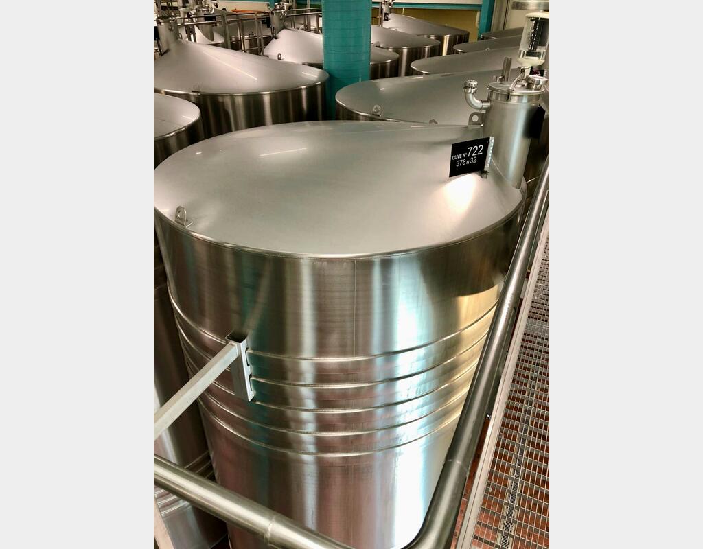 316L stainless steel tank - Sloping bottom - On legs - Wine-making