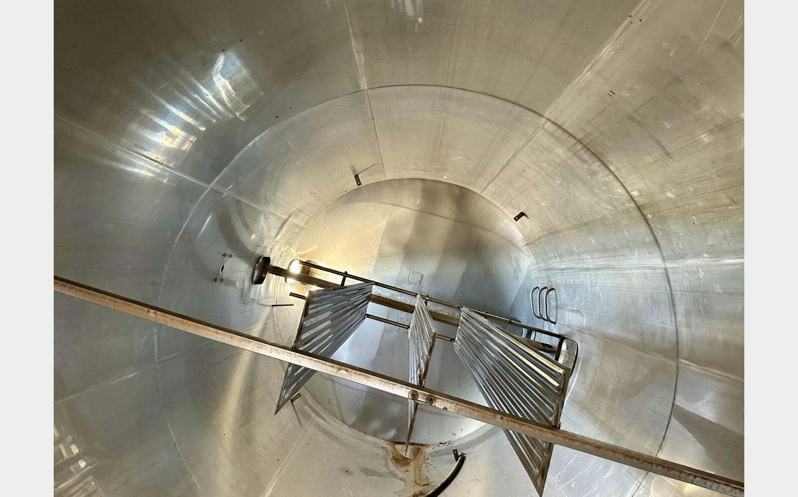 Cuve inox - Avec drapeau 620 HL (62 000 litres) ETA