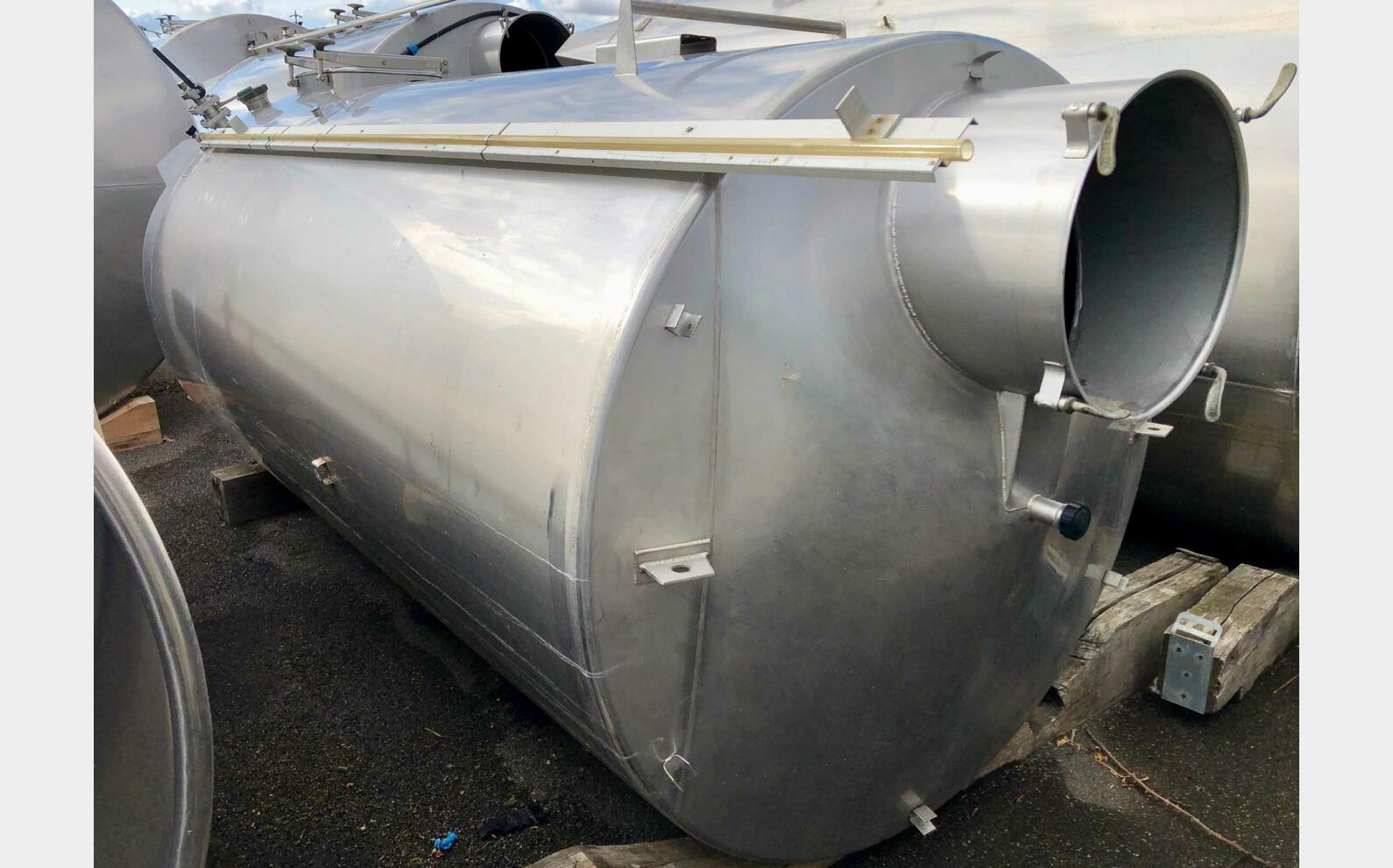 Cuve inox 304 fond plat sur pieds 62 HL (6 200 litres) MIROIR BRAUTHITE