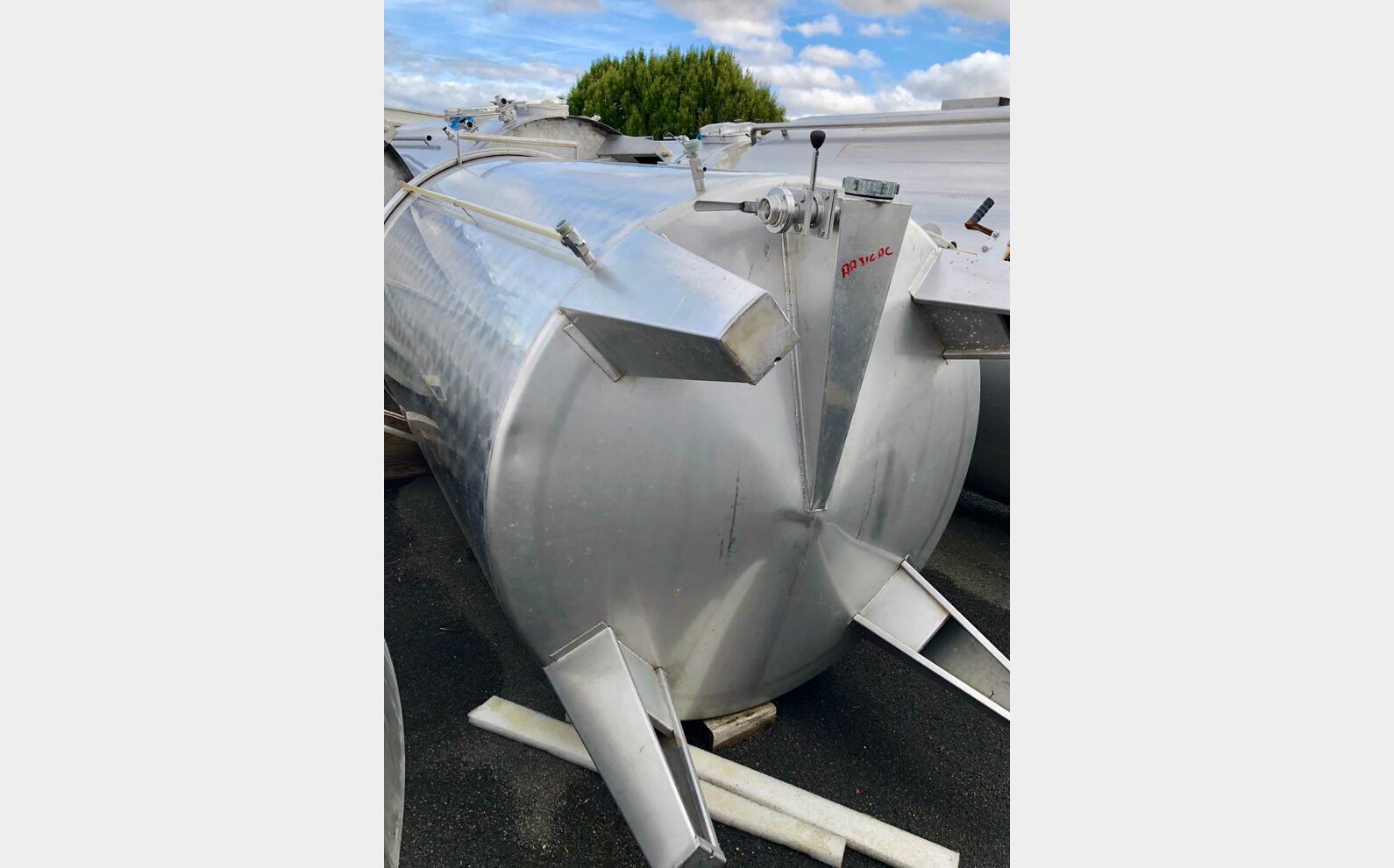 Ss tank - On feet 60 HL (6 000 litres) LAGOUARDE