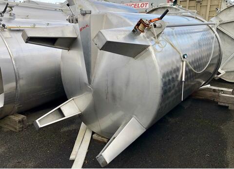 Stainless steel cylindrical tank - Vertical on legs