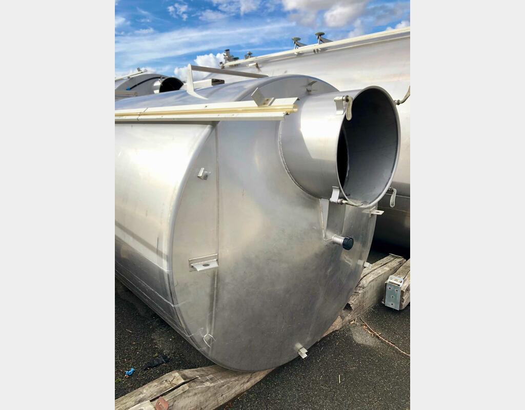 Stainless steel cylindrical tank - Vertical on legs