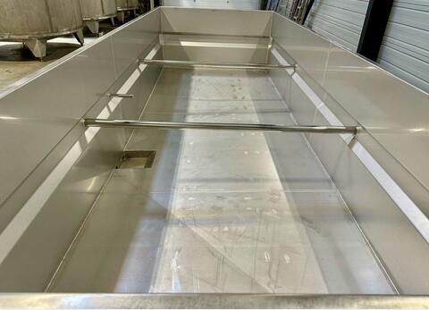 304 stainless steel tank 73 HL (7,300 litres)