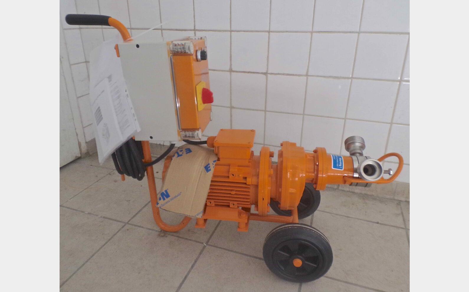 Pompe &agrave; Impulseur inox MATERIEL NEUF 2 &agrave; 30 HL/H, 1400 V