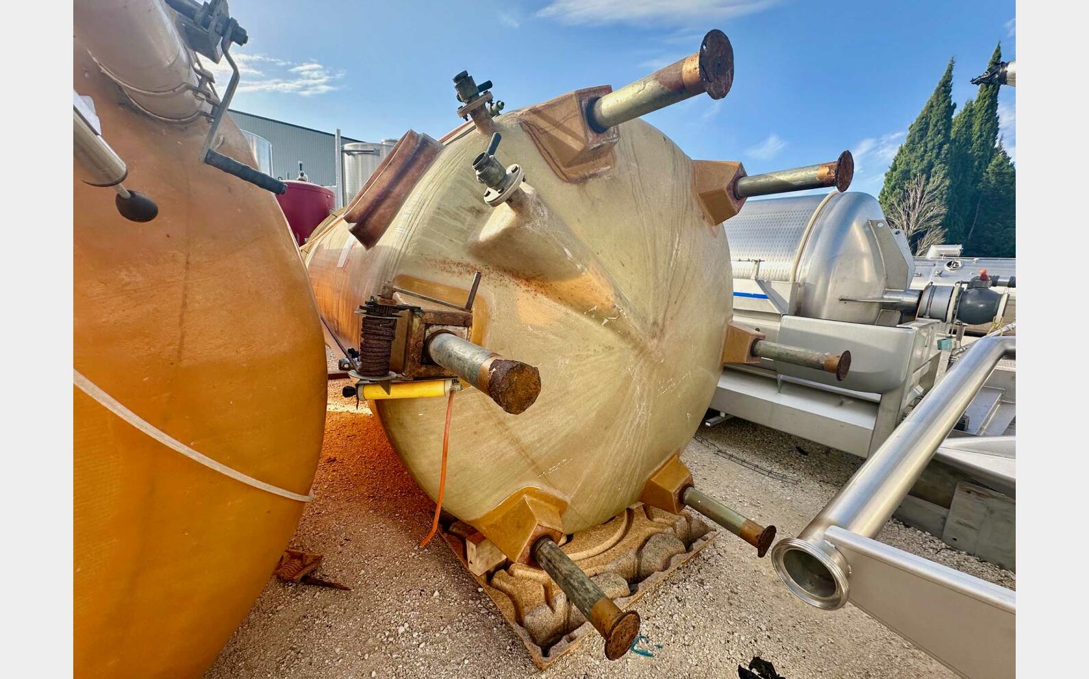 Cuve fibre - Sur pieds 120 HL (12 000 litres) CMP