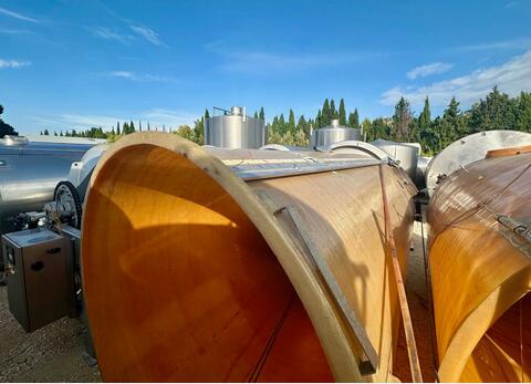 Fibreglass tank  - Floating cap - On feet