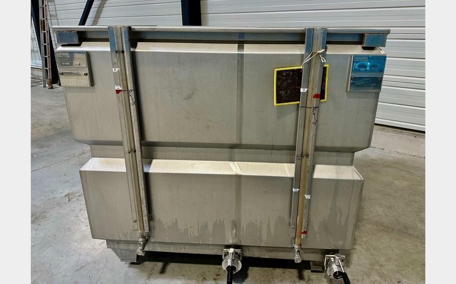 Stainless steel tank - Belon inox 9 + 12 = 21 HL (2,100 litres)