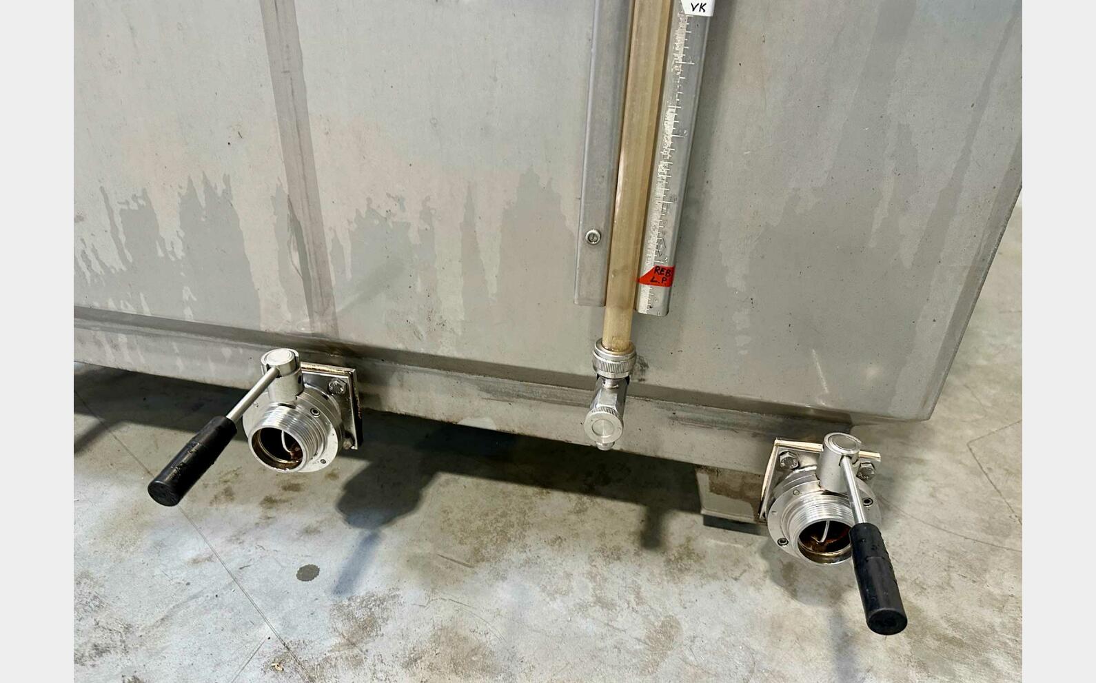 Stainless steel tank - Belon inox 9 + 12 = 21 HL (2,100 litres)