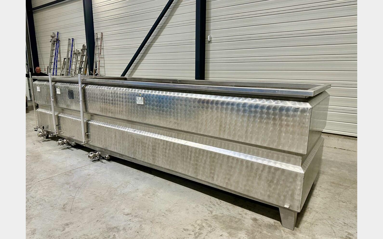 Stainless steel tank - 304 belon 8+14+65 = 87 HL (8700 litres) STAI
