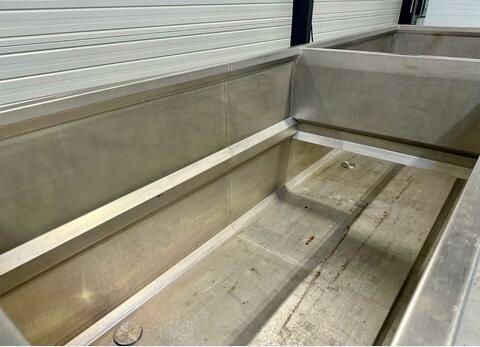 Stainless steel tank 82 HL (8200 litres)