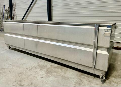 Stainless steel tank 82 HL (8200 litres)