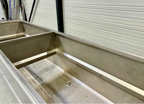Stainless steel tank 82 HL (8200 litres)