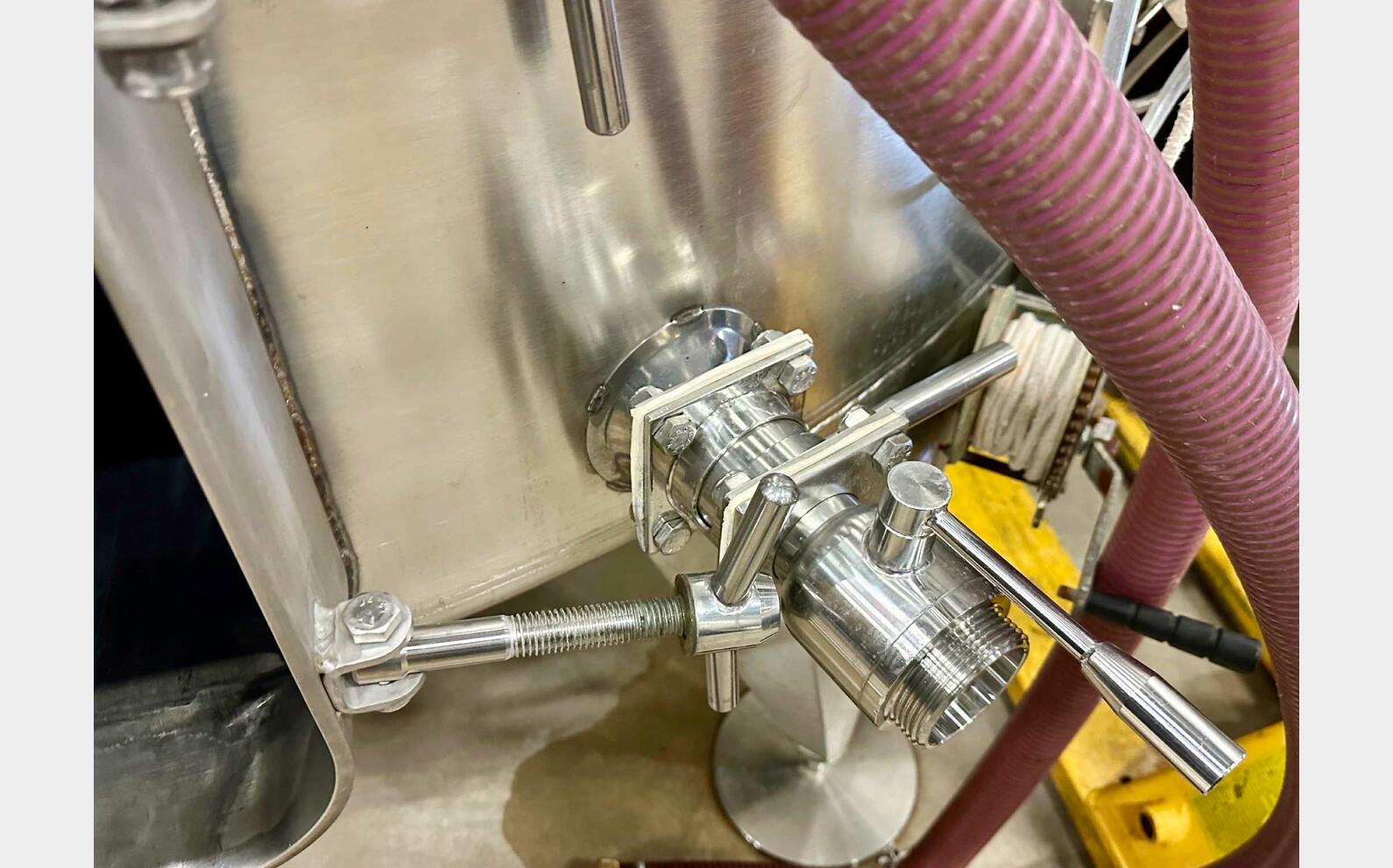 Cuve inox 304 - Chapeau flottant 150 HL (15 000 litres) MARCHISIO