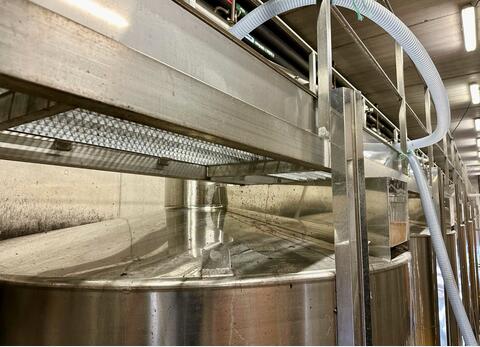 Stainless steel tank - Flat sloping base 150 HL (15,000 litres) MARCHISIO