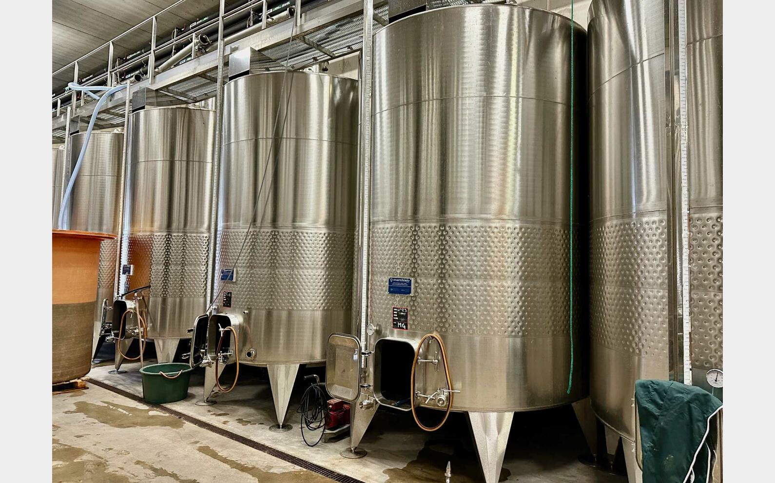 Stainless steel tank - Flat sloping base 150 HL (15,000 litres) MARCHISIO