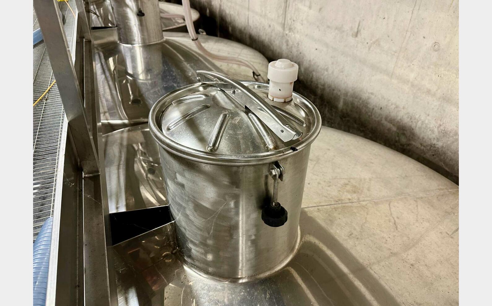 Stainless steel tank - Flat sloping base 150 HL (15,000 litres) MARCHISIO