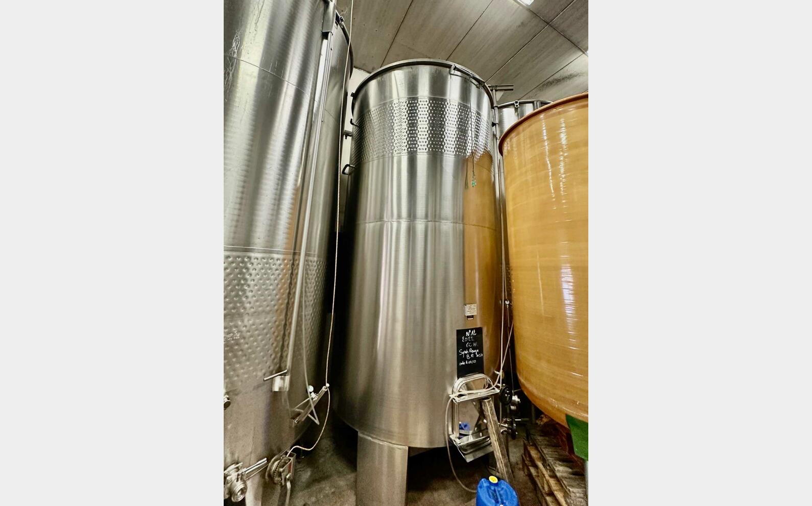 Stainless steel tank - Flat sloping bottom 150 HL (15,000 litres) CAUSSE