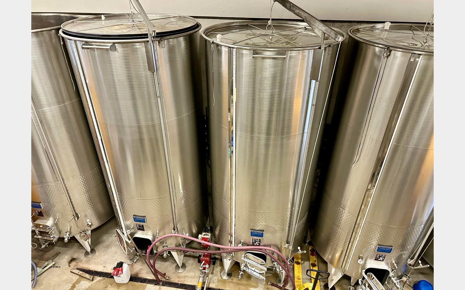 Stainless steel tank - Flat sloping bottom 150 HL (15,000 litres) MARCHISIO