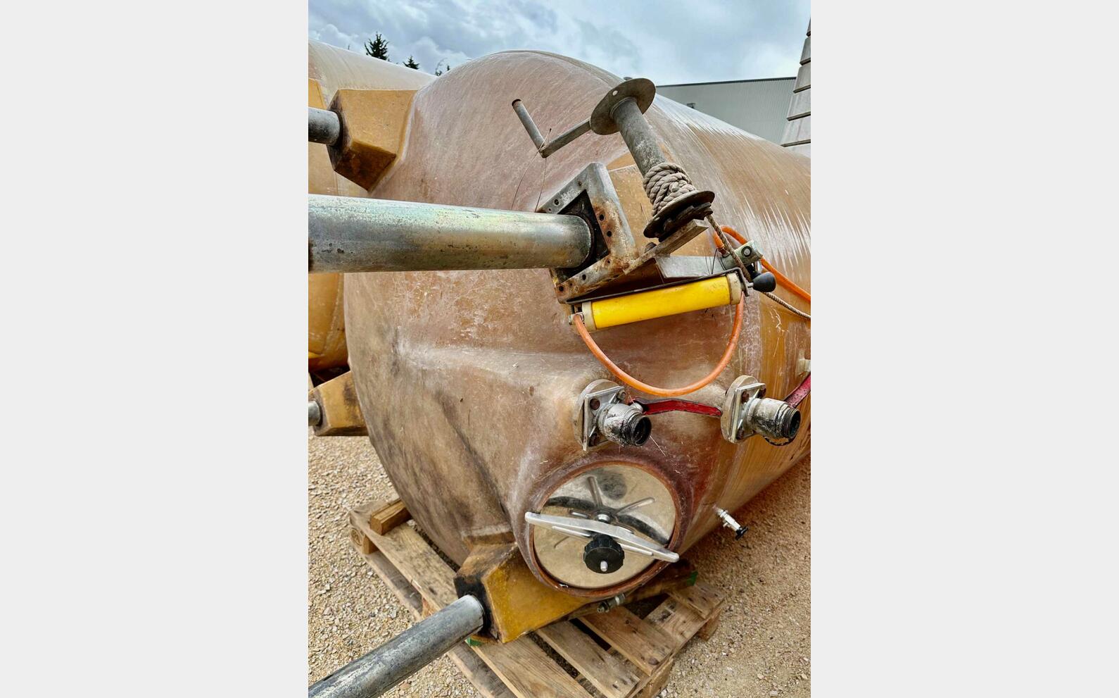Cuve fibre - Sur pieds 80 HL (8 000 litres) CMP