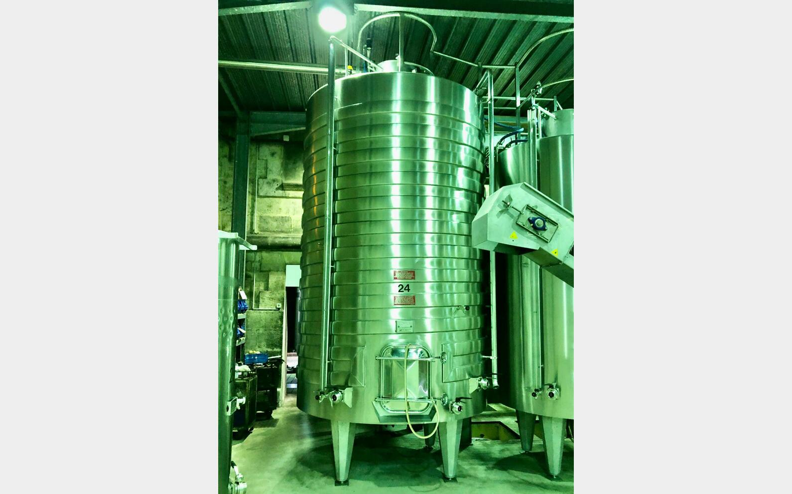 Cuve inox 304 - Thermor&eacute;gul&eacute;e 96 HL (9 600 litres) PIERRE GUERIN