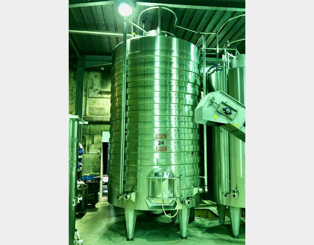 304 stainless steel tank 96 HL (9,600 litres) PIERRE GUERIN
